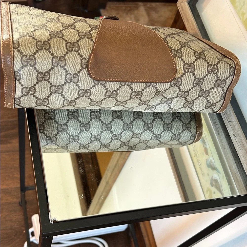 Gucci Beige and Brown Monogram Clutch - Picture 9 of 16
